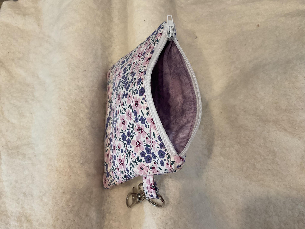 Floral Quilted Keychain Wallet with Zipper Pouch – Small Coin Purse, ID Holder, Card Case