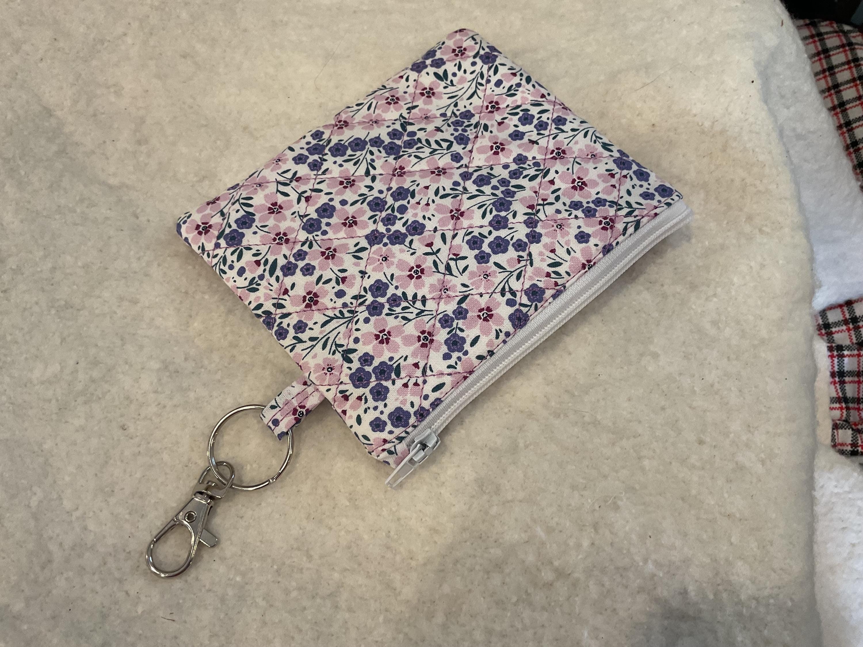 Floral Quilted Keychain Wallet with Zipper Pouch – Small Coin Purse, ID Holder, Card Case